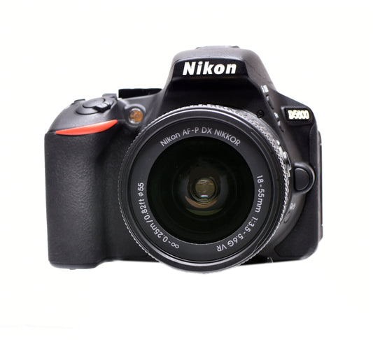 Nikon D5600 with AF-P 18-55mm VR Lens
