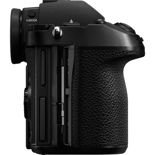 Panasonic Lumix DC-S1 Mirrorless Digital Camera with 24-105mm Lens