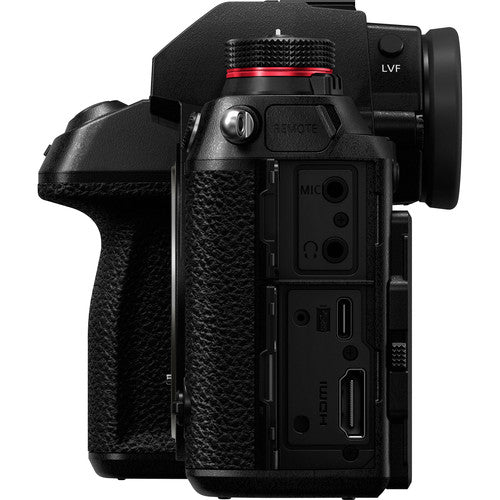Panasonic Lumix DC-S1 Mirrorless Digital Camera with 24-105mm Lens