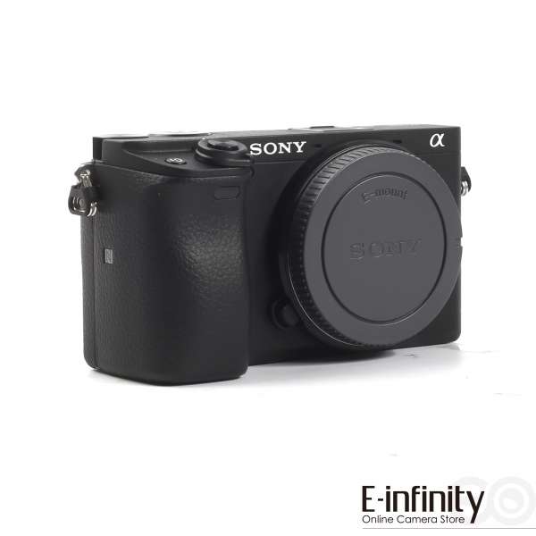 Sony Alpha a6400 Mirrorless Digital Camera with 18-135mm Lens